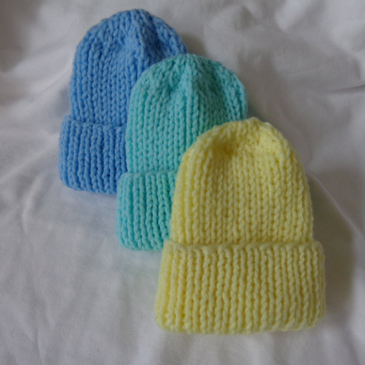 PREEMIE HAT -  BABY YELLOW